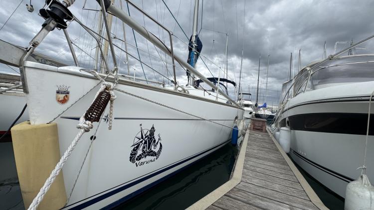 jeanneau-sun-odyssey-32-legende-my-bateau-port-camargue-2-681a057a1fe0c495154476.jpg