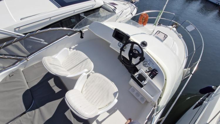 jeanneau-merry-fisher-925-my-bateau-bandol-75-68c5ba4f76e36935028187.jpg