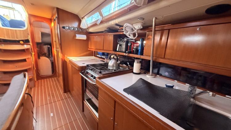 dufour-455-grand-large-my-bateau-port-camargue-22-69159c04bfc04717021916.jpg