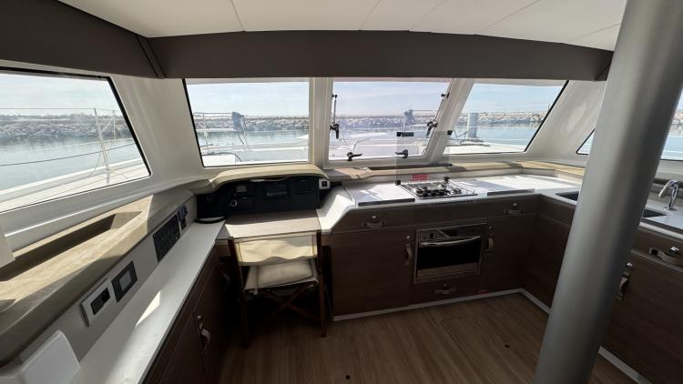 bali-4-0-catspace-my-bateau-port-camargue-2-67f53dfbdff4d803885964.jpg