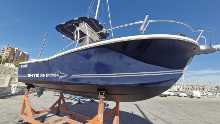 white-shark-205-my-bateau-marseille-4-68e938149cd8a629964650.jpg