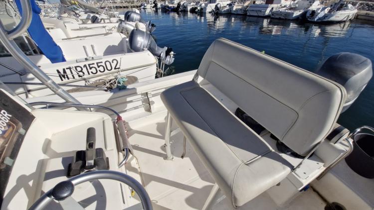 white-shark-205-my-bateau-marseille-24-68e93814ab57f553216772.jpg