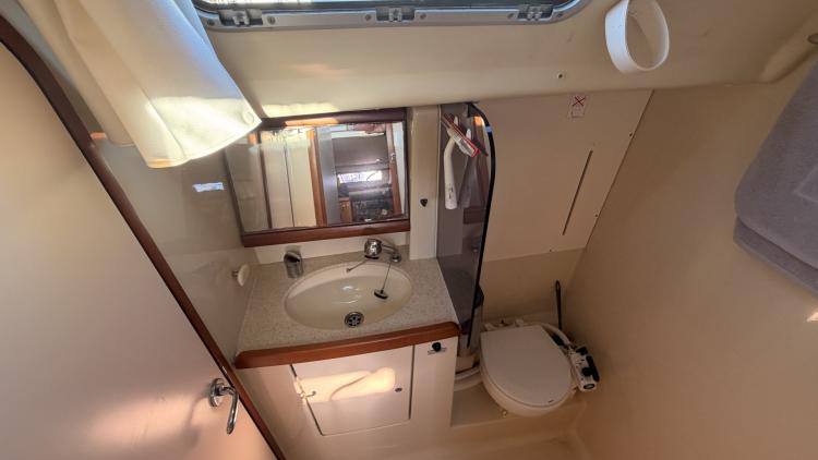 dufour-455-grand-large-my-bateau-port-camargue-29-69159c04c9f96209362778.jpg