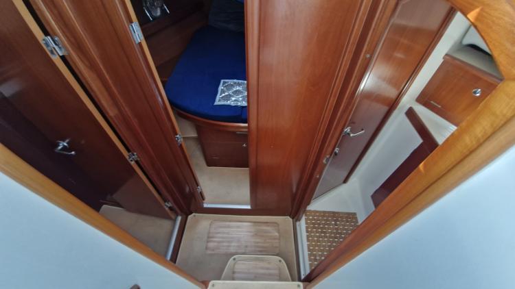 beneteau-antares-10-80-my-bateau-marseille-43-68f354beb7ca7548796026.jpg