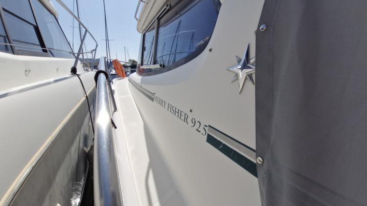 jeanneau-merry-fisher-925-my-bateau-bandol-77-68c5ba4f78b7d235302396.jpg