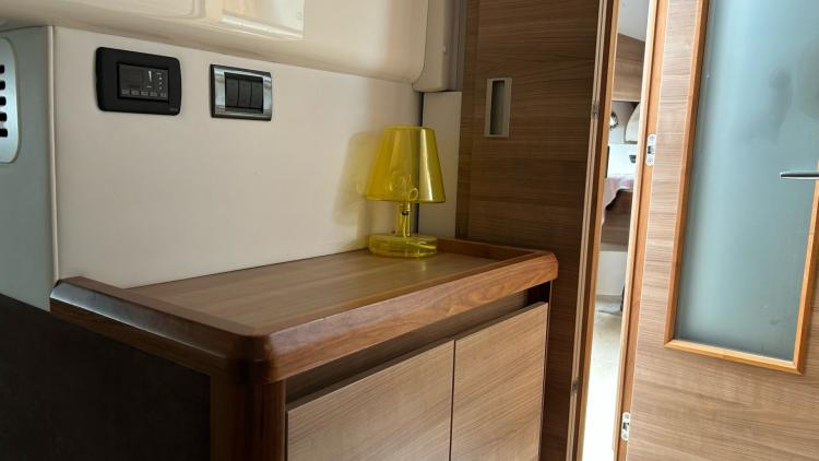 sealine-f-42-my-bateau-6-681b2a2c0ea92770518101.jpg