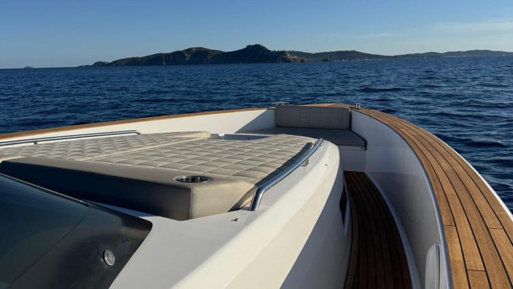 pardo-43-my-bateau-10-687904d882fba939330557.jpg