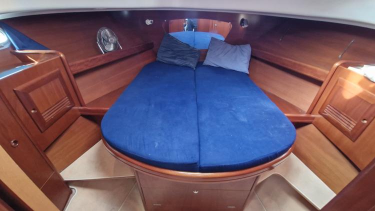 beneteau-antares-10-80-my-bateau-marseille-47-68f354675991b992661805.jpg