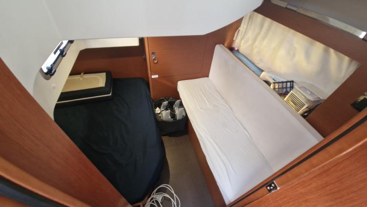 jeanneau-leader-33-my-bateau-marseille-30-68f4a4cba9131985455053.jpg