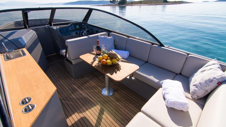 rand-supreme-27-my-bateau-2-67f7dce841750046197613.jpg
