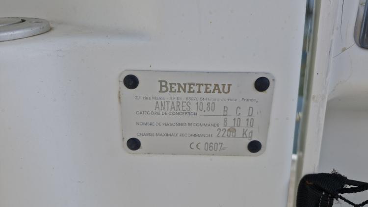 beneteau-antares-10-80-my-bateau-marseille-92-68f35563555de275042797.jpg