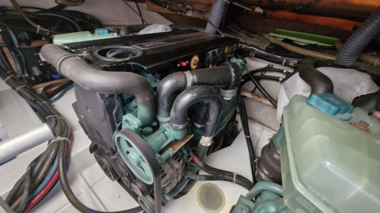 beneteau-monte-carlo-32-my-bateau-marseille-29-68f35c0543d02032673138.jpg