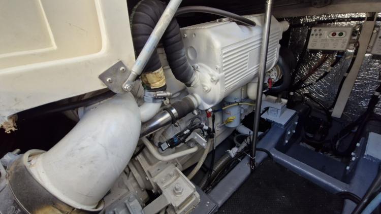 uniesse-42-my-bateau-marseille-224-68c98f619b7d0391949762.jpg
