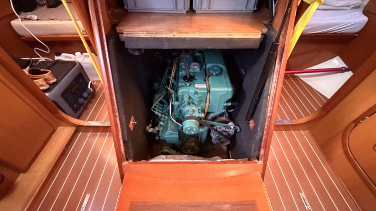 dufour-455-grand-large-my-bateau-port-camargue-28-69159c04c7b8a304854458.jpg