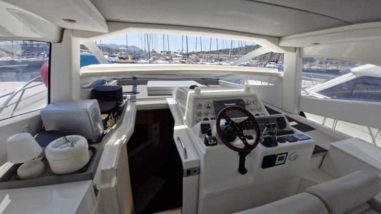mira-44-my-bateau-bandol-73-685c376d1bb3e139672651.jpg