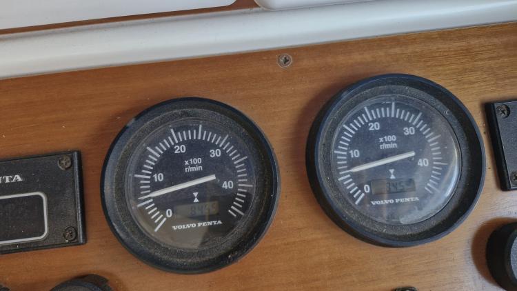 beneteau-antares-10-80-my-bateau-marseille-6-68f355386015b749283816.jpg