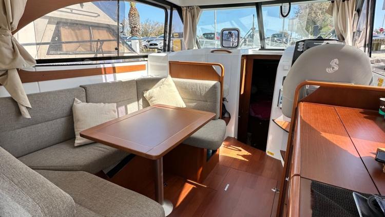 beneteau-antares-30s-10-68b96b8cdefc8039077175.jpg
