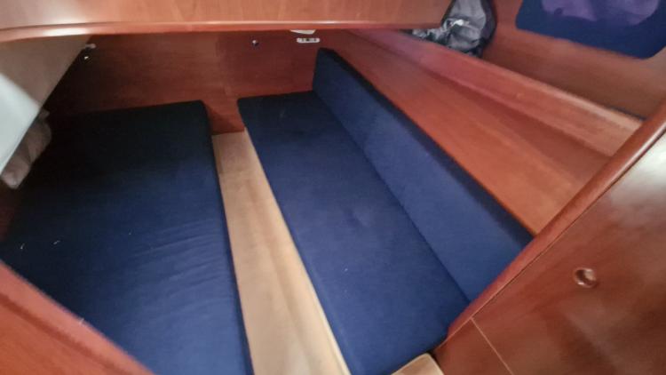 beneteau-antares-10-80-my-bateau-marseille-48-68f3549ace50c552301441.jpg
